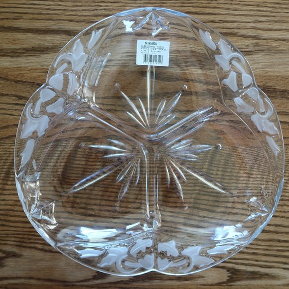 Mikasa Christmas Tidings 3-Part Divided Server with Box - Picture 5 of 9